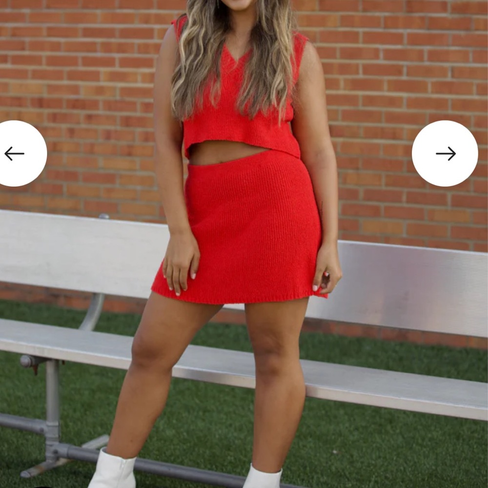 Red skirt set